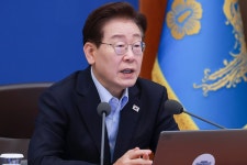 이 대통령 국정지지율 54%…3주 만에 반등