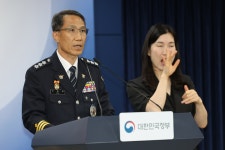 [속보] 경찰청장 직무대행, 장윤기 논란에 美출장서 조기귀국키로