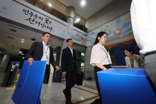 투표자 6000명 널뛰기…선관위 주먹구구 수정 72건