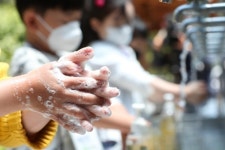 무더위·습기 속 세균성 장관감염증 기승…질병청 위생·조리 주의