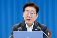 이재명 지지율 취임 후 최저…부정 평가 46%로 첫 역전