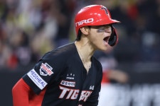김도영, 2년 만의 MVP 보인다…'40홈런·100타점·100득점' 정조준