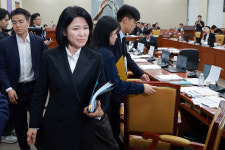이진숙, 방미통위 국감서 배제되나…과방위 제척안 의결