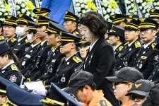 추미애, '소방 재정 빨대' 발언 재차 사과…