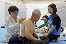 자생의료재단, 양구지역 어르신들 꼿꼿하게 만드는 의료봉사 나서