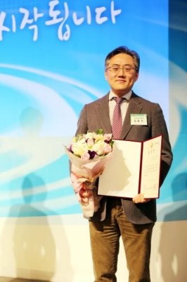 김동식 고대안암병원 교수, 장기기증 활성 복지부장관상 수상 | 포토뉴스