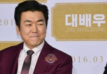 [쿠키 포토] 윤제문 ‘국민배우의 화려한 액션신 기대하세요’