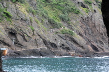 [경북의 숨은 명소를 찾아서] 1. 기암절벽 따라 에메랄드 빛 바다 위를 걷다