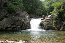 백화산 천년 옛길에서 역사와 마주하다