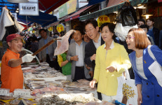 “朴대통령, 남은 임기 우병우와 국민 중 누구와 함께할지 결정해야”