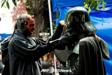 ‘스타워즈’  대결의 승자는?