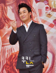 이창훈, 중년 배우의 앙증맞은 손하트