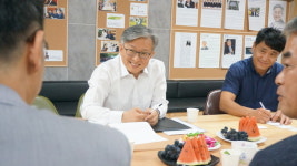 [국회 초대석] 권칠승 의원 “사회·정치적 약자 대변하는 정치인 될 것”