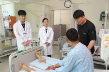 [경남의료] 창원힘찬병원, 청소년 의사 체험 인턴십 ‘성료’…학생 5명 참여