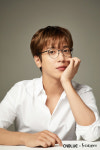 정용화 안경으로 완성한 댄디 가이