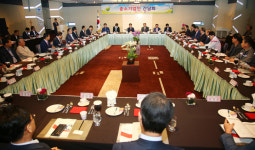 [동정] 한경호 경남지사 권한대행…중소기업인 간담회 참석