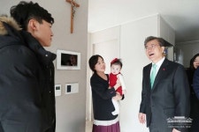 에너지제로 주택으로 이사 온 후 감기가 떨어진 아이들