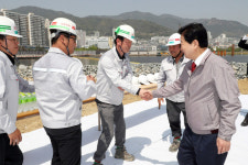 안상수 시장‘마산해양신도시 건설사업장’점검