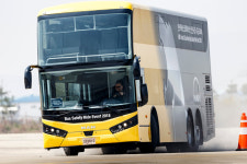 [체험기] 점점 더 안전해지다…만트럭버스코리아, 2층 버스