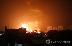 인천 합성수지 공장서 화재…아파트 20층 높이 불기둥에 주민 대피