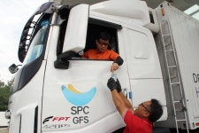 속리산주유소, 생수 1년 내도록 ‘쏜다’