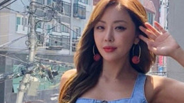 [쿠키영상] 나르샤 ‘몸매 포토샵’ 의혹 부른 전봇대, 곡선형강관전주 나르샤 전봇대 됐다“…”보정 의심될 정도로 좋은 몸매“