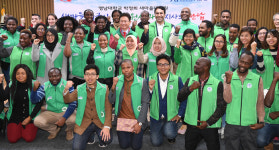 이철우 경북도지사, 영남대 외국인 새마을대학원생과 만나 환담