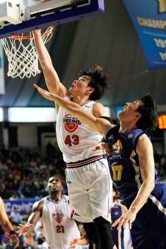 [KBL 4강 PO] 모비스, KCC 꺾고 챔피언결정전 진출… 전자랜드와 격돌