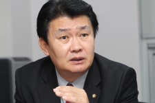정용기 “‘남편이 다했다’는 이미선, 큰손-브로커 관계인가”
