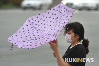 [대구·경북 날씨] 태풍 ‘프란시스코’ 관통…7일 낮까지 강풍에 폭우