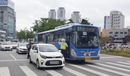 대구서 시내버스와 SUV 충돌…5명 경상