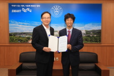 [경상대학교] 최용수 창원 용동물병원 최용수 원장, 발전기금 출연