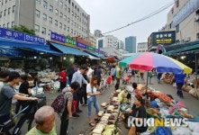 [추석 르포] “날씨가 야속해...” 대목에 상인들 하늘 보며 한숨만