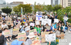 세종로에 울리는 청소년들의 외침