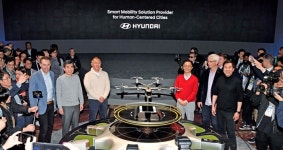 [포토] 정의선 현대차 수석부회장 2028년부터 하늘 나는 車 띄운다