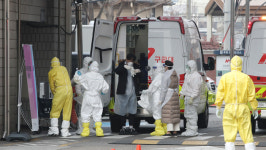 병원 이송되는 유증상 2차 우한 교민