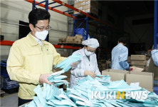 [포토] 마스크 생산 현장에 간 허태정 대전시장