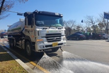 수원시, 고압살수차 활용 봄맞이 도로청소 실시