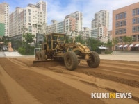 학교운동장에 마사토... 맘껏 뛰어놀아요