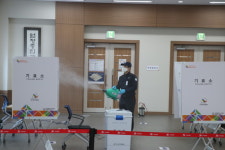 “안심하고 투표하세요”…대구시선관위, 코로나19 확산 방지 총력