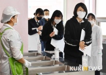 “오랜만에 학교급식 너무 맛있어요” 고3 개학 첫날, 이천양정여고 점심시간