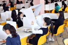 “오랜만에 학교급식 너무 맛있어요” 고3 개학 첫날, 이천양정여고 점심시간