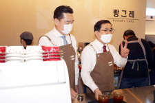 창원시 저소득 청년 자립도전사업단, 베이커리&카페 빵그레 개점
