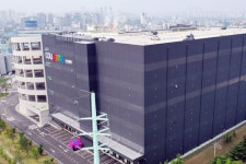 쿠팡 부천물류센터 관련 확진자 2명 추가…직원의 딸과 동료