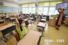 [현장+] 경북 상주초등학교 첫 등교 “친구들, 선생님이 너무 기다렸단다!”
