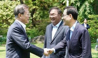 청와대 회동, 예정시간 훌쩍 넘겨 ‘종료’
