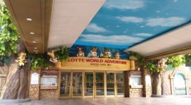 롯데월드, 코로나19 확진자 방문에 영업 조기종료…방역 후 9일 영업 재개