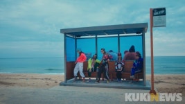 K-리듬에 몸을 맡겨...이날치-앰비규어스 또 일냈네
