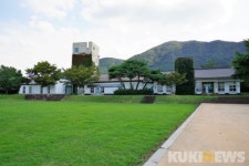 [고창에서 석 달 살기] 미당이 태어나고 돌아간 선운리 마을과 미당시문학관