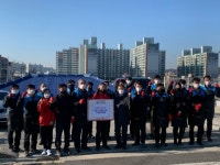 군산에 사랑의 연탄 나눔 ‘훈훈한 온정’